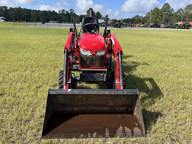 Image of Massey Ferguson GC1710 equipment image 4