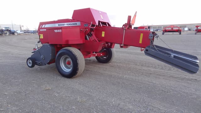 Image of Massey Ferguson 1840 equipment image 4