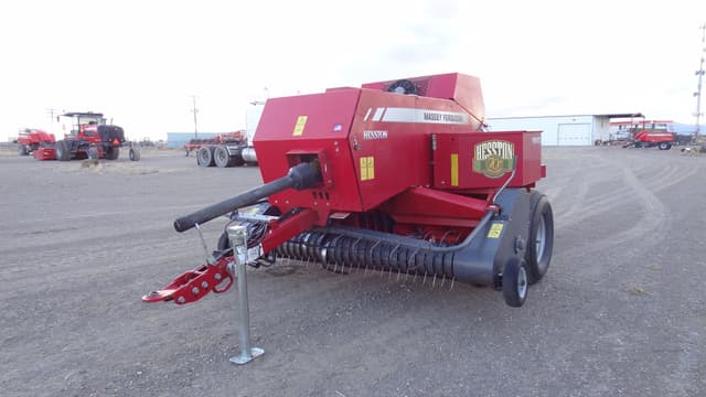 Image of Massey Ferguson 1840 equipment image 1