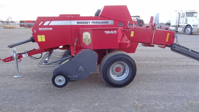 Image of Massey Ferguson 1840 equipment image 3