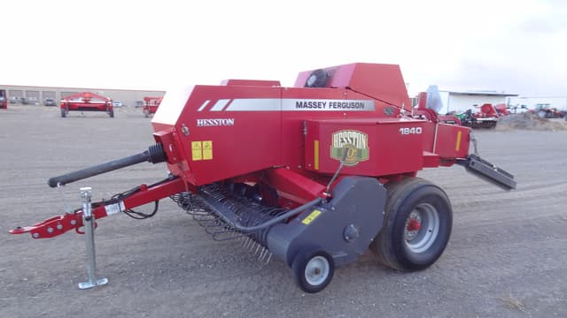 Image of Massey Ferguson 1840 equipment image 2