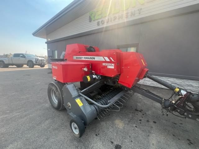 Image of Massey Ferguson 1840 equipment image 2