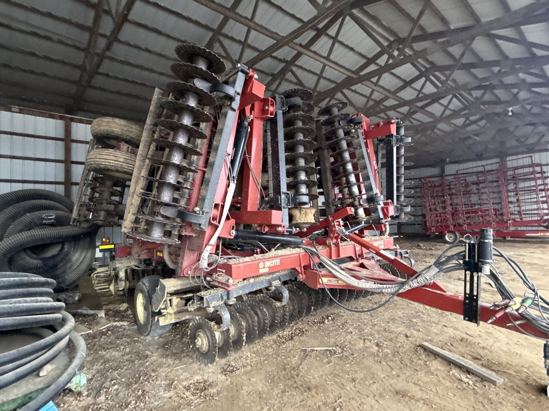 2017 McFarlane 5040 Incite Equipment Image0