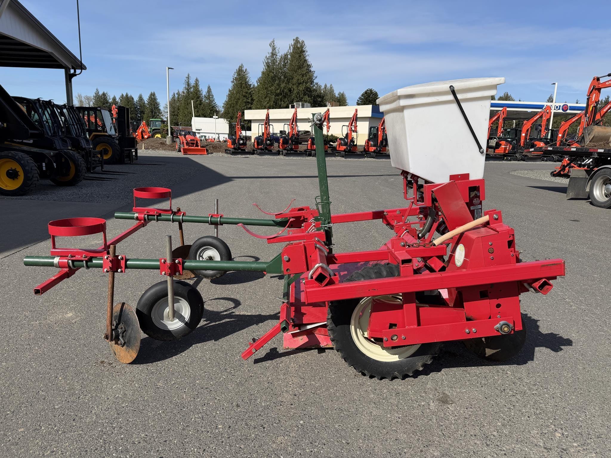 2017 Mechanical Transplanter 94 Equipment Image0