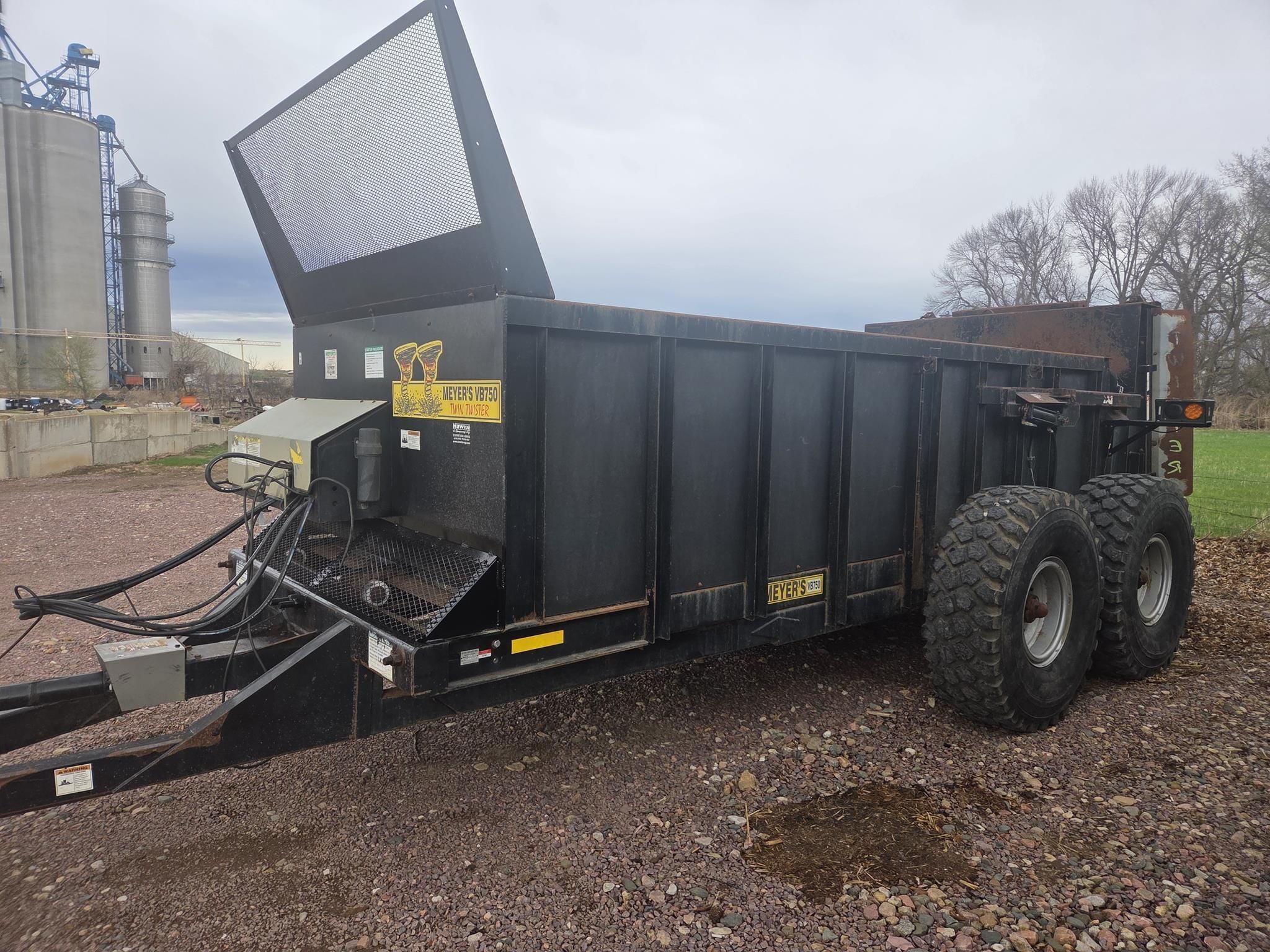 2017 Meyer's VB750 Equipment Image0