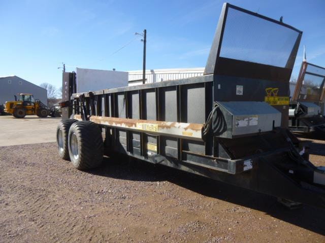 2017 Meyer's VB900 Equipment Image0