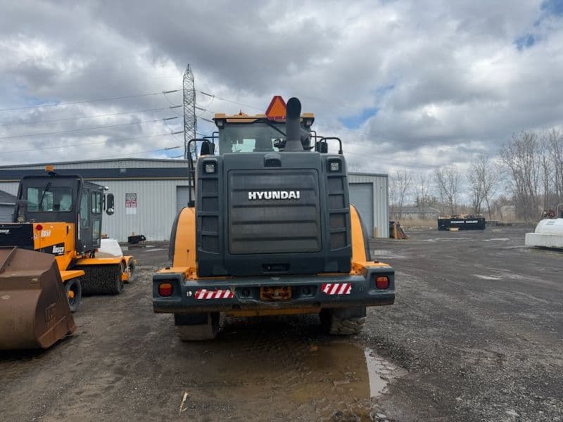 Image of Hyundai HL955 Image 1