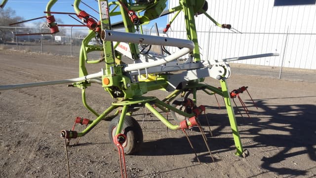 Image of CLAAS Volto 800 equipment image 4