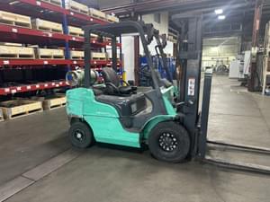 2017 Mitsubishi FG25N Image