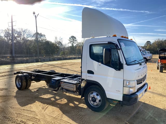 Image of Mitsubishi Fuso FE160 equipment image 3