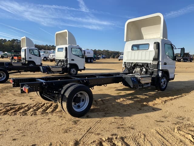 Image of Mitsubishi Fuso FE160 equipment image 2