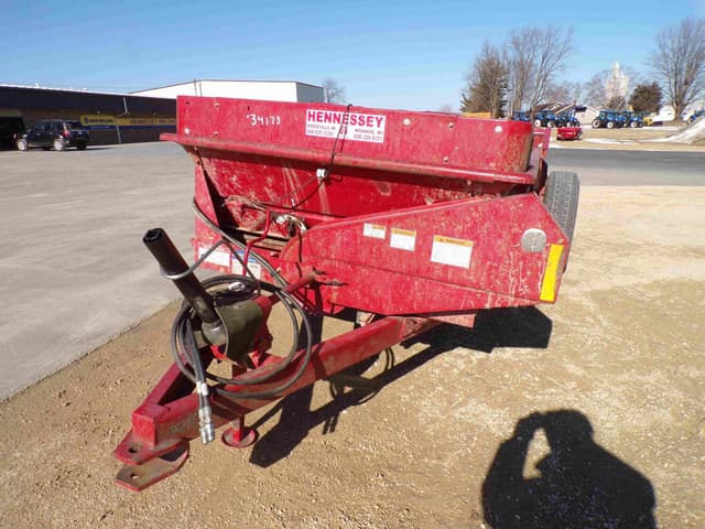 Image of New Holland 165 equipment image 2