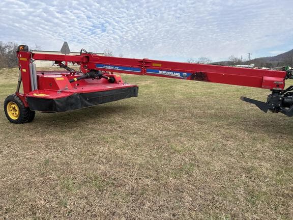 Image of New Holland 310 equipment image 4