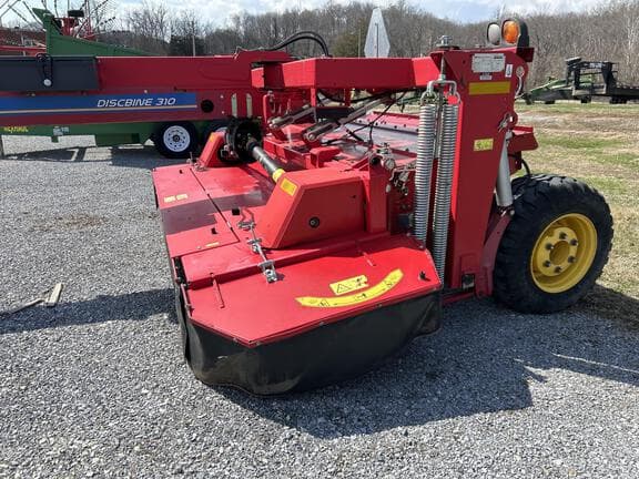 Image of New Holland 310 equipment image 2