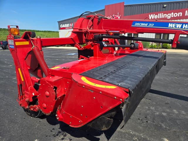Image of New Holland 313 equipment image 2