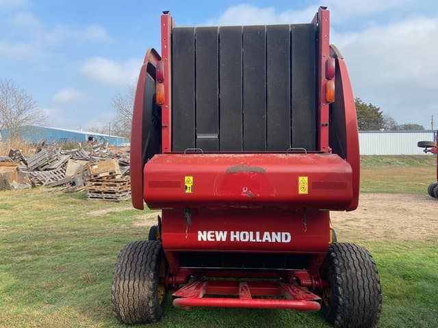 Image of New Holland 460 equipment image 4