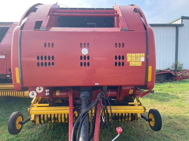 Image of New Holland 460 equipment image 1