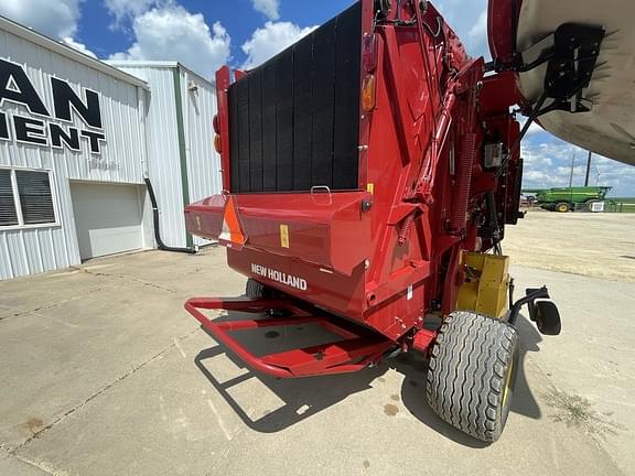 Image of New Holland RB560 equipment image 4