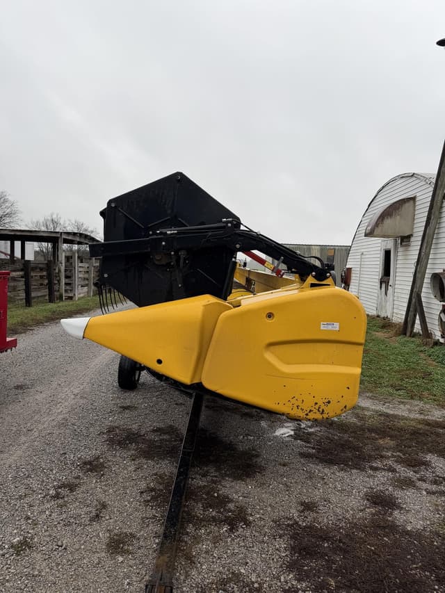 Image of New Holland 740CF-30 equipment image 3