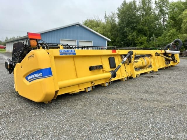 Image of New Holland 740CF-30 equipment image 3