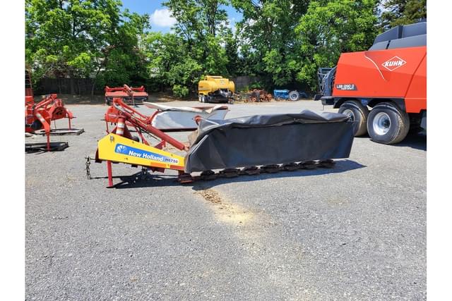 Image of New Holland H6750 equipment image 2