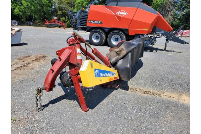 Image of New Holland H6750 equipment image 3
