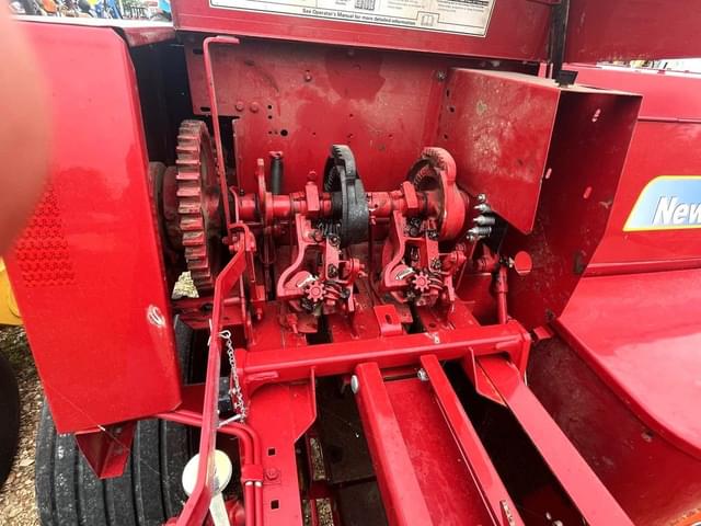 Image of New Holland BC5070 equipment image 3