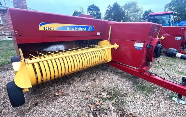 Image of New Holland BC5070 equipment image 2