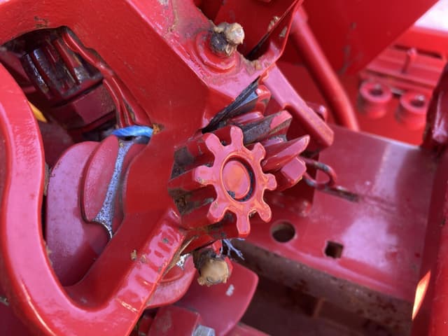 Image of New Holland BC5070 equipment image 4