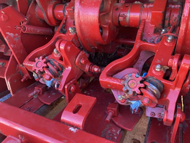 Image of New Holland BC5070 equipment image 3