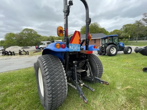 Image of New Holland Boomer 35 equipment image 4