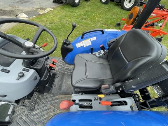 Image of New Holland Boomer 35 equipment image 1