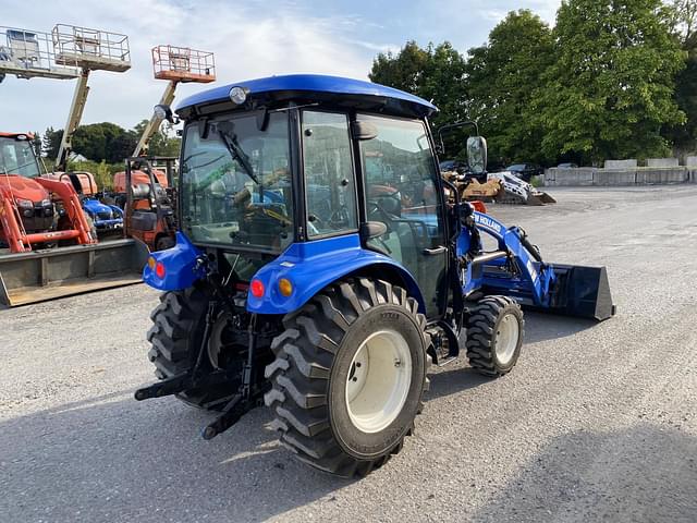 Image of New Holland Boomer 37 equipment image 2