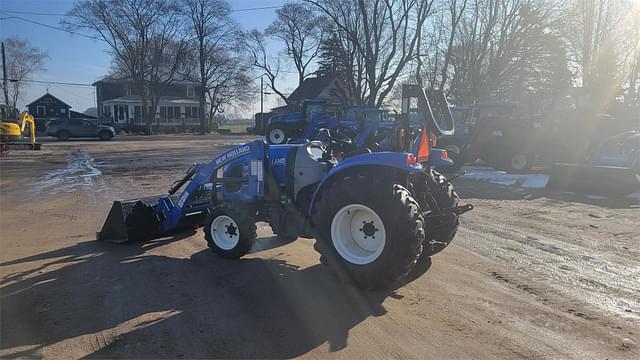 Image of New Holland Boomer 40 equipment image 1