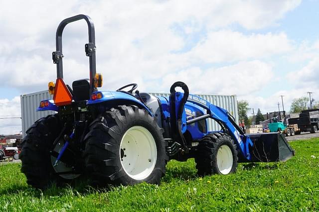Image of New Holland Boomer 45 equipment image 4