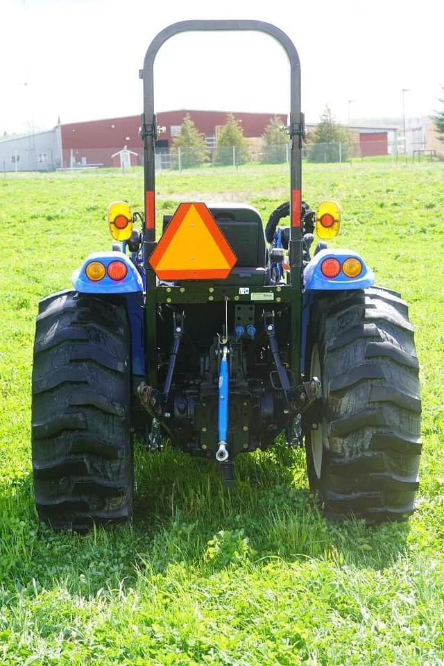 Image of New Holland Boomer 45 equipment image 3
