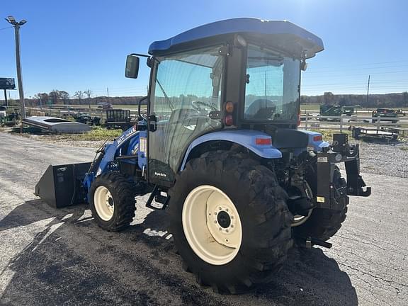 Image of New Holland Boomer 54D equipment image 3