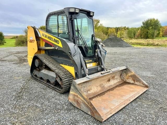 Image of New Holland C227 equipment image 1