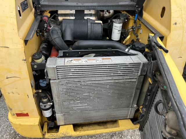 Image of New Holland C234 equipment image 4