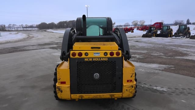 Image of New Holland L228 equipment image 3