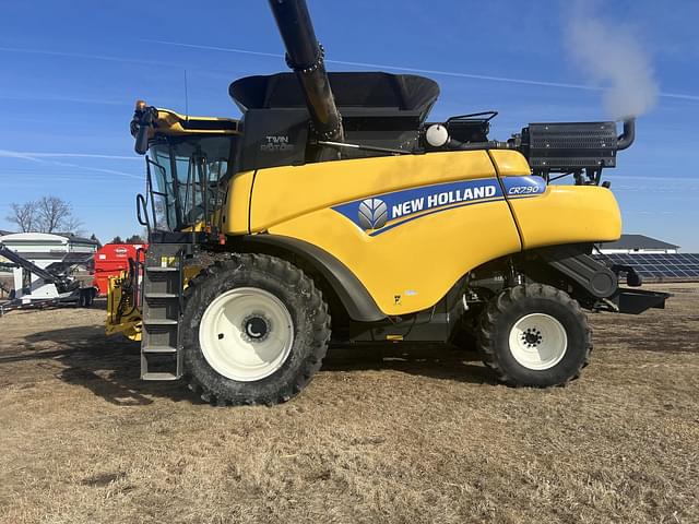 Image of New Holland CR7.90 equipment image 1