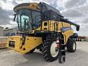 2017 New Holland CR7.90 Image