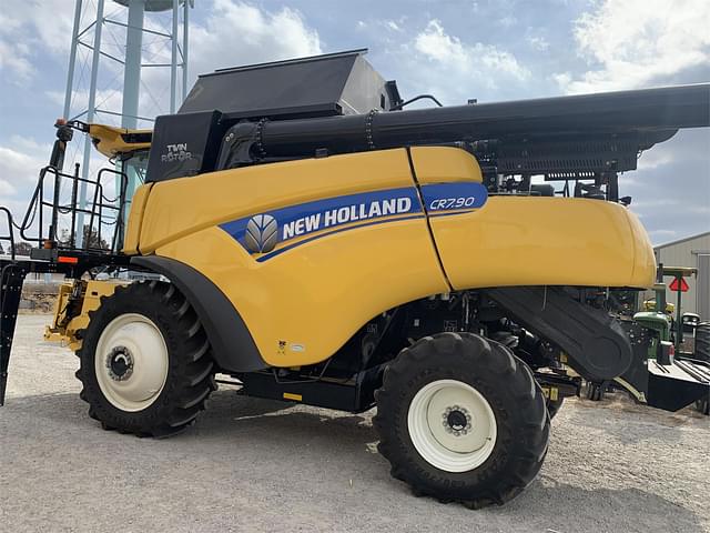 Image of New Holland CR7.90 equipment image 1