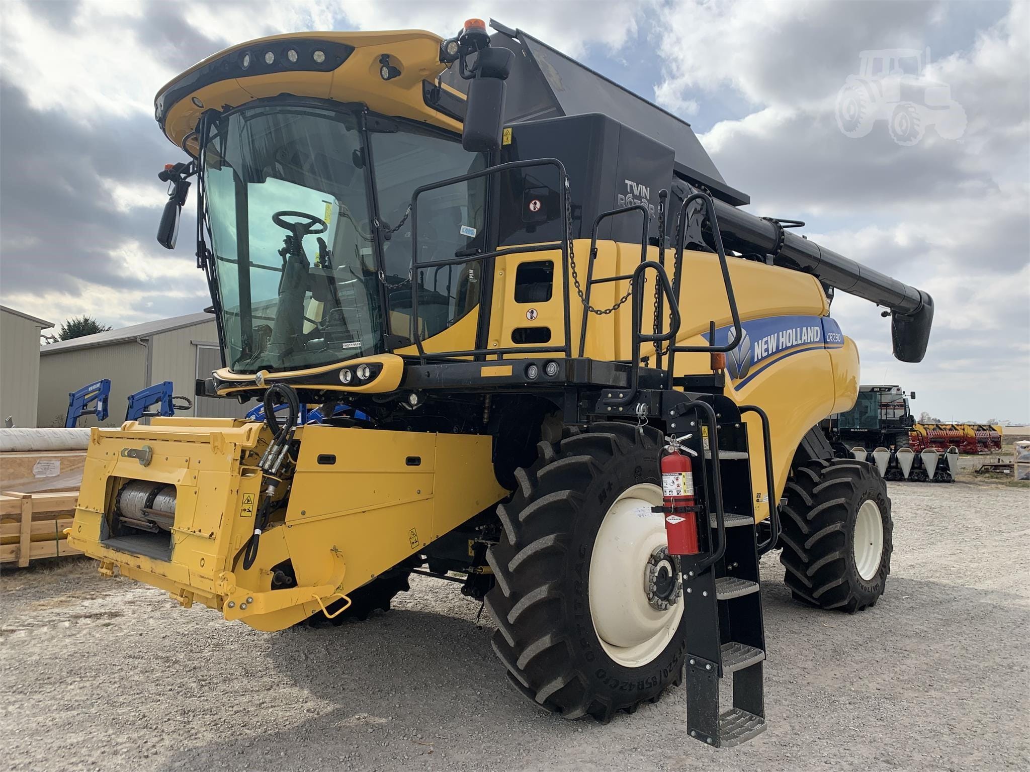 2017 New Holland CR7.90 Equipment Image0