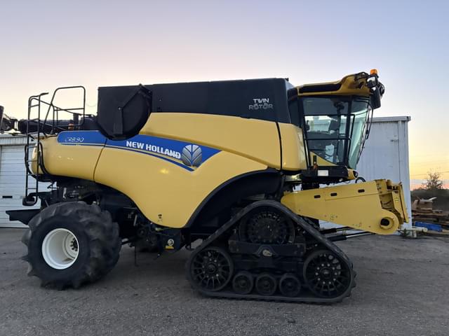 Image of New Holland CR8.90 equipment image 1