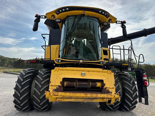 Image of New Holland CR8.90 equipment image 1