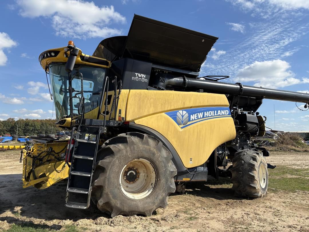 Image of New Holland CR8.90 Image 1