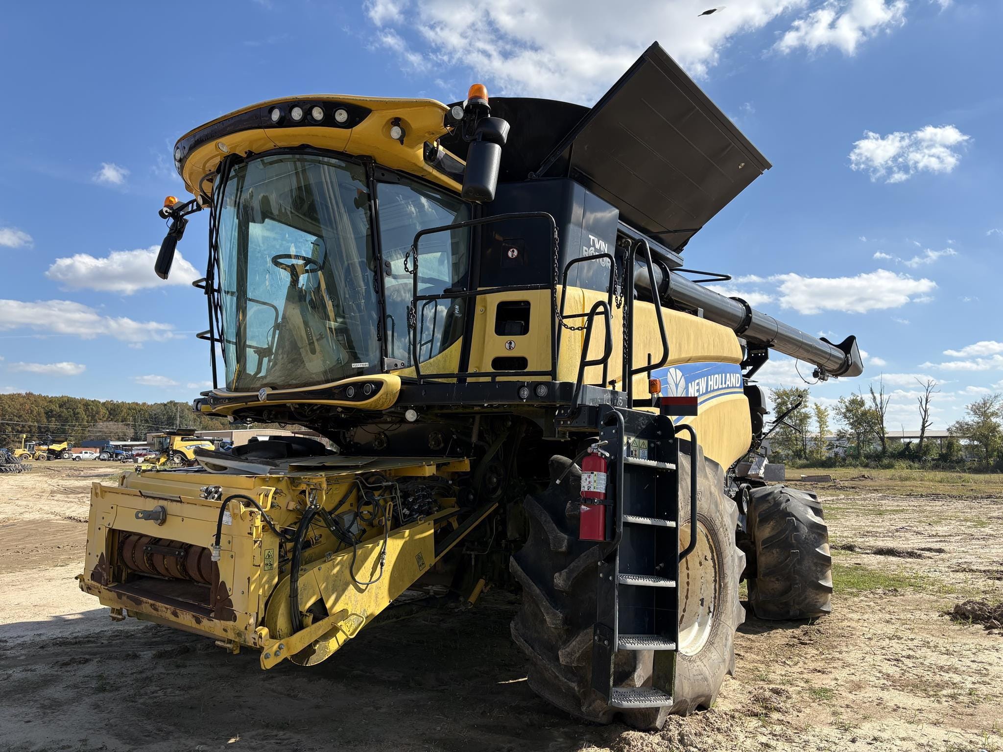 2017 New Holland CR8.90 Equipment Image0