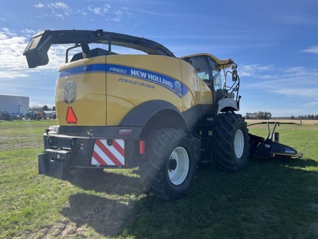 Image of New Holland FR650 equipment image 2