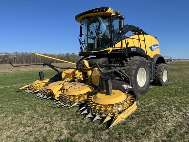 Image of New Holland FR650 equipment image 1